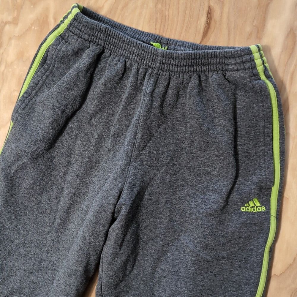ADIDAS YOUTH‎ UNISEX ATHLETIC PANTS  WITH BLACK STRIPES SIZE XL 23x28